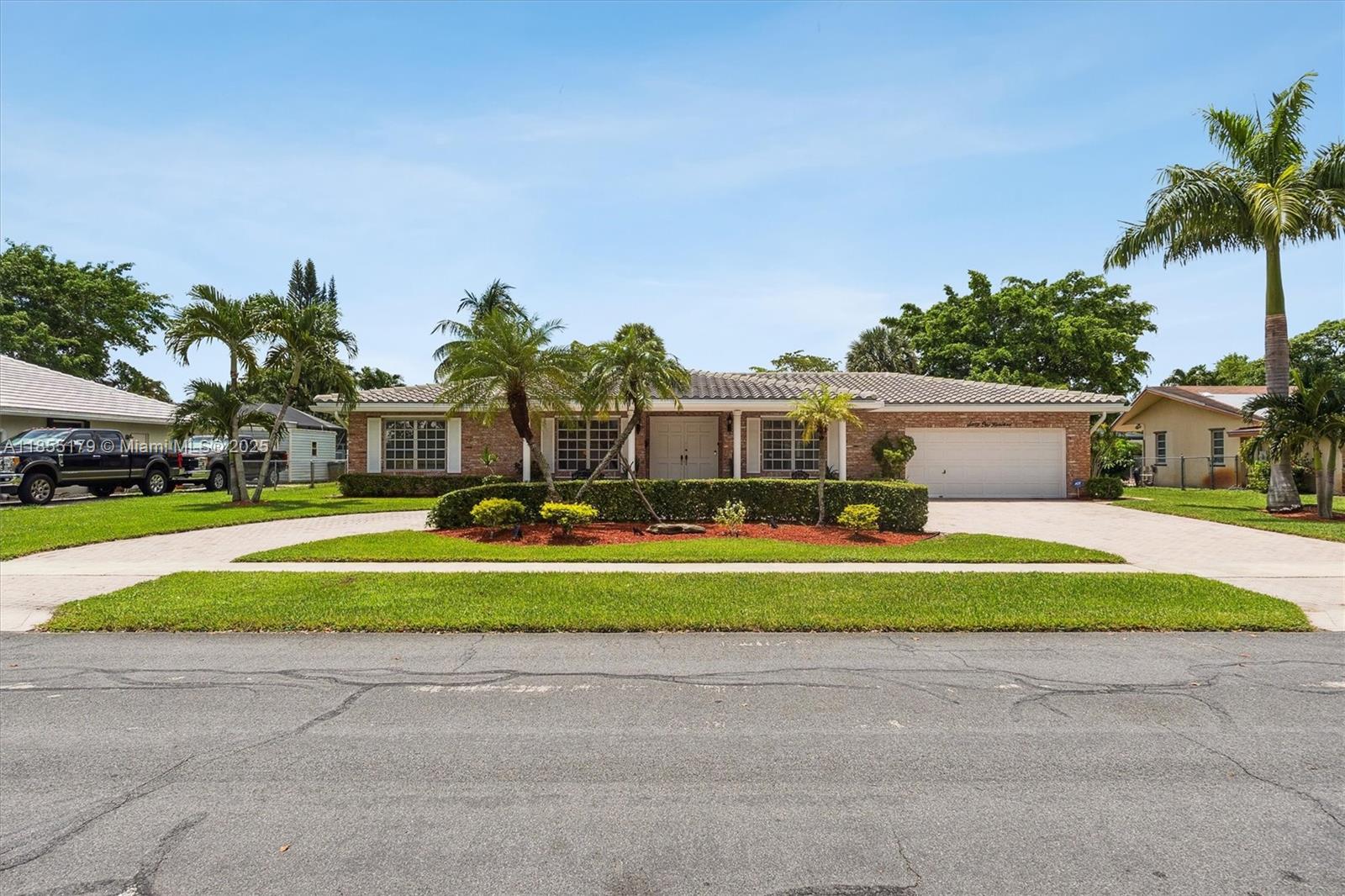 PLANTATION PARK LAKESITES - Residential