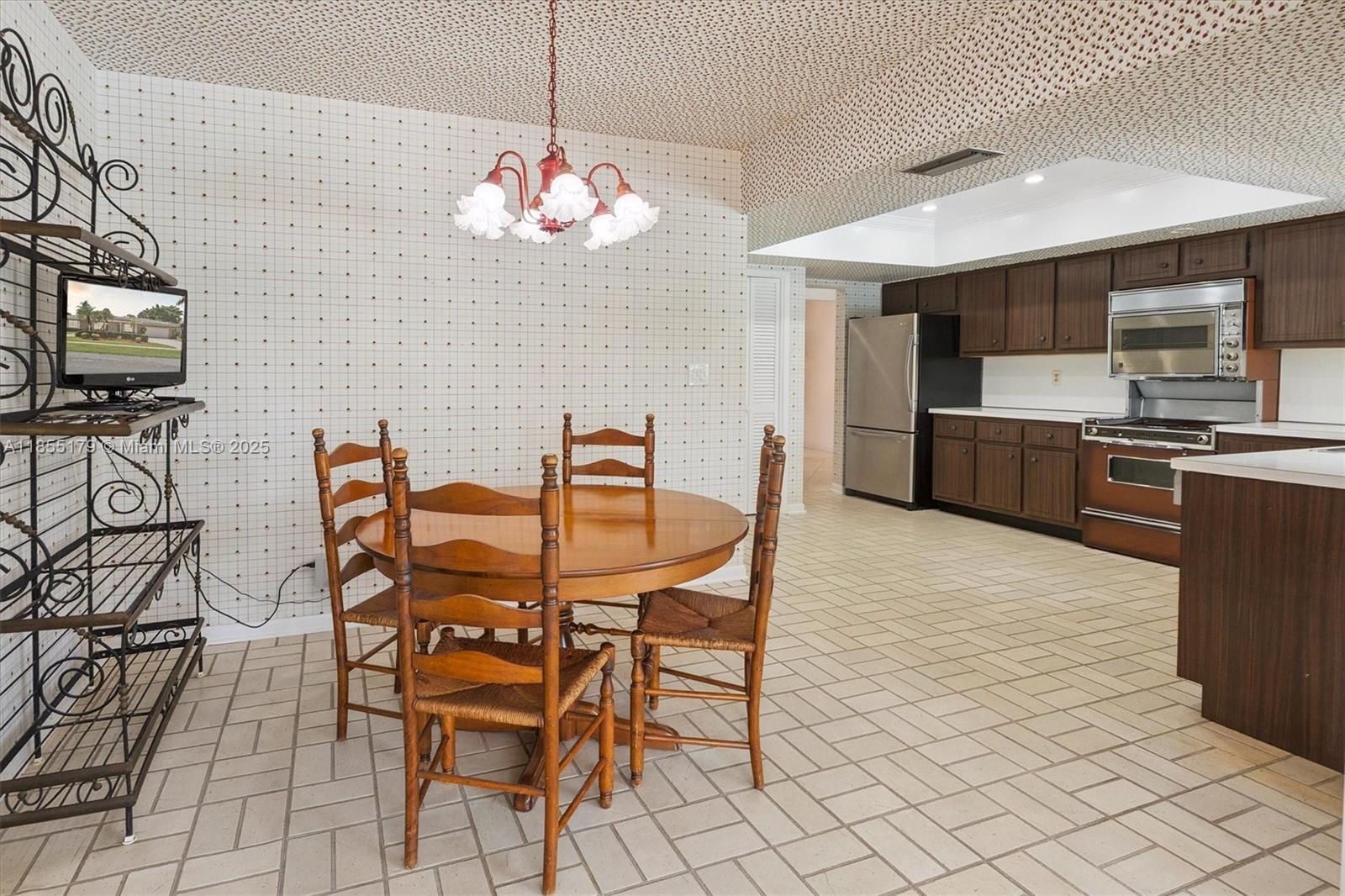 PLANTATION PARK LAKESITES - Residential