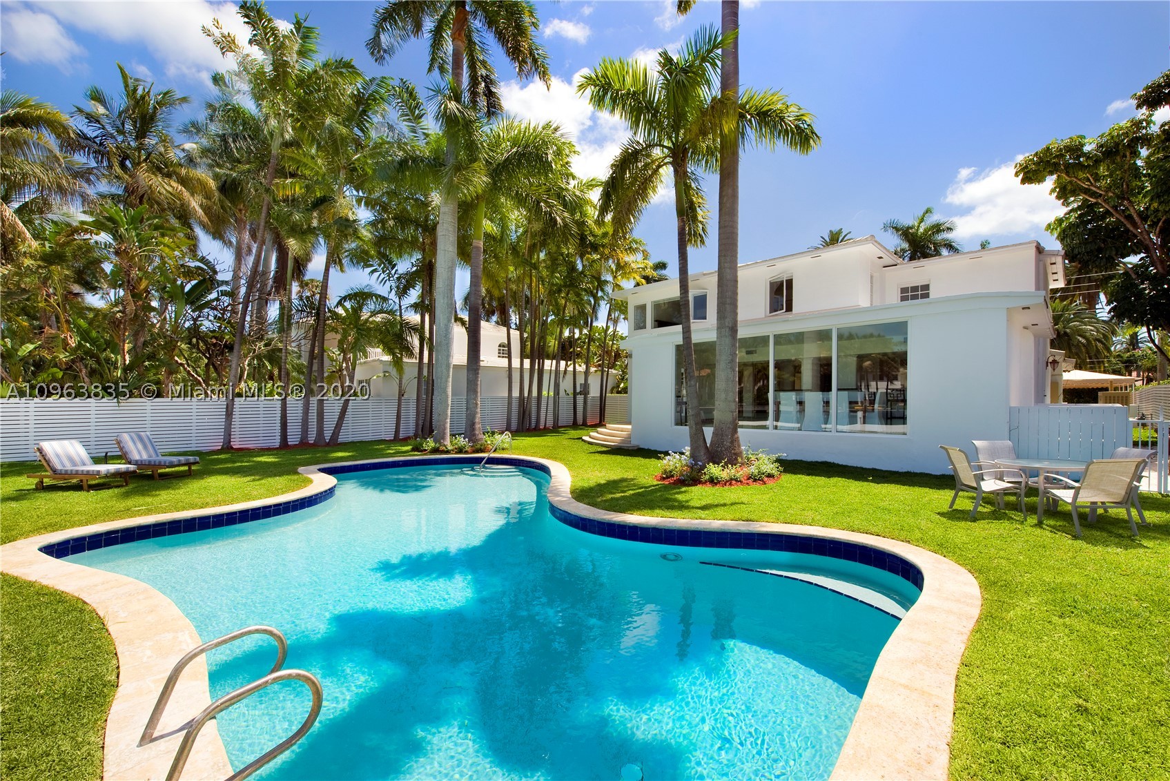 SUNSET ISLANDS-ISLAND NO - Residential
