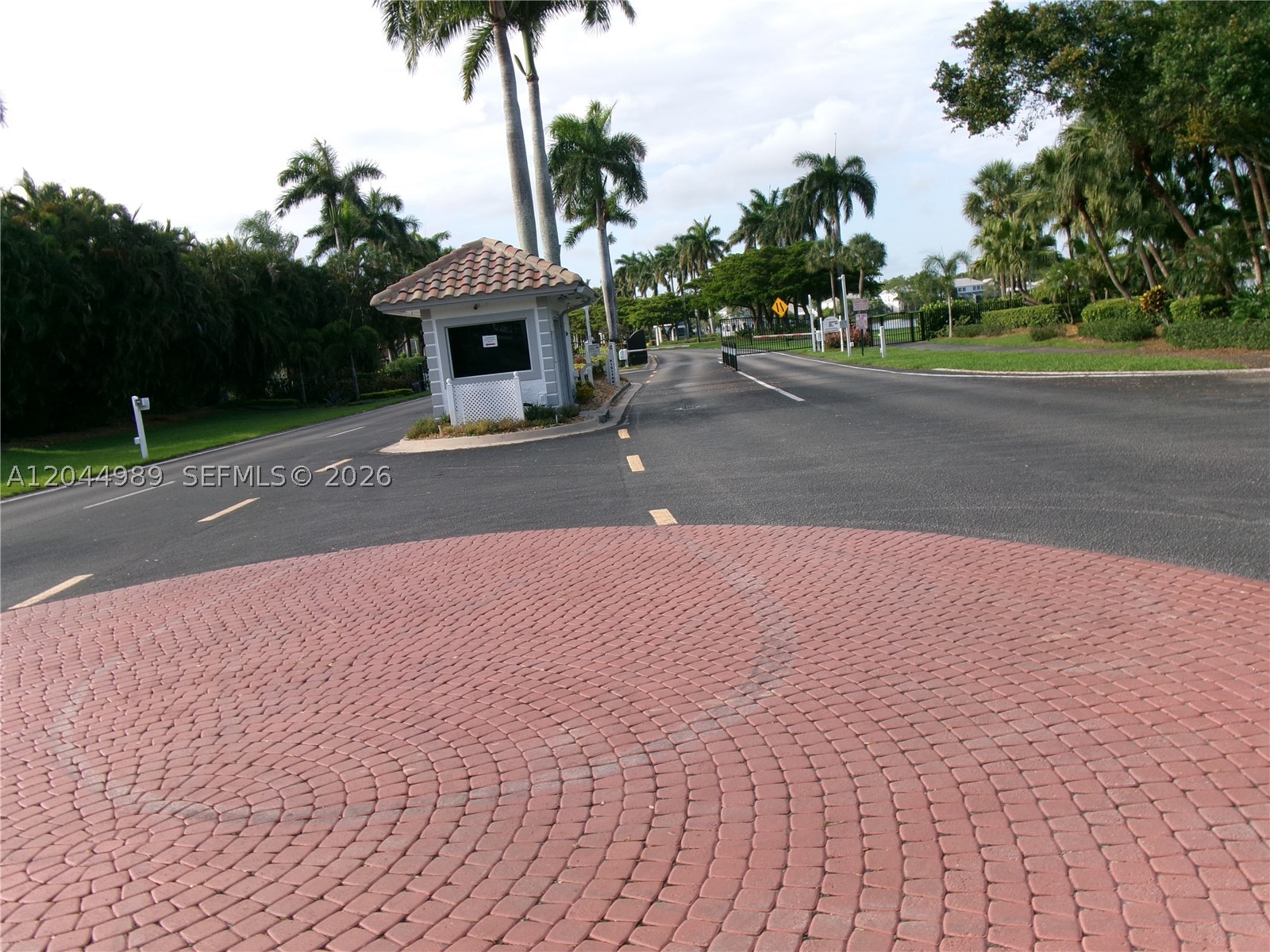 WELLINGTONS EDGE PAR 76 P - Residential