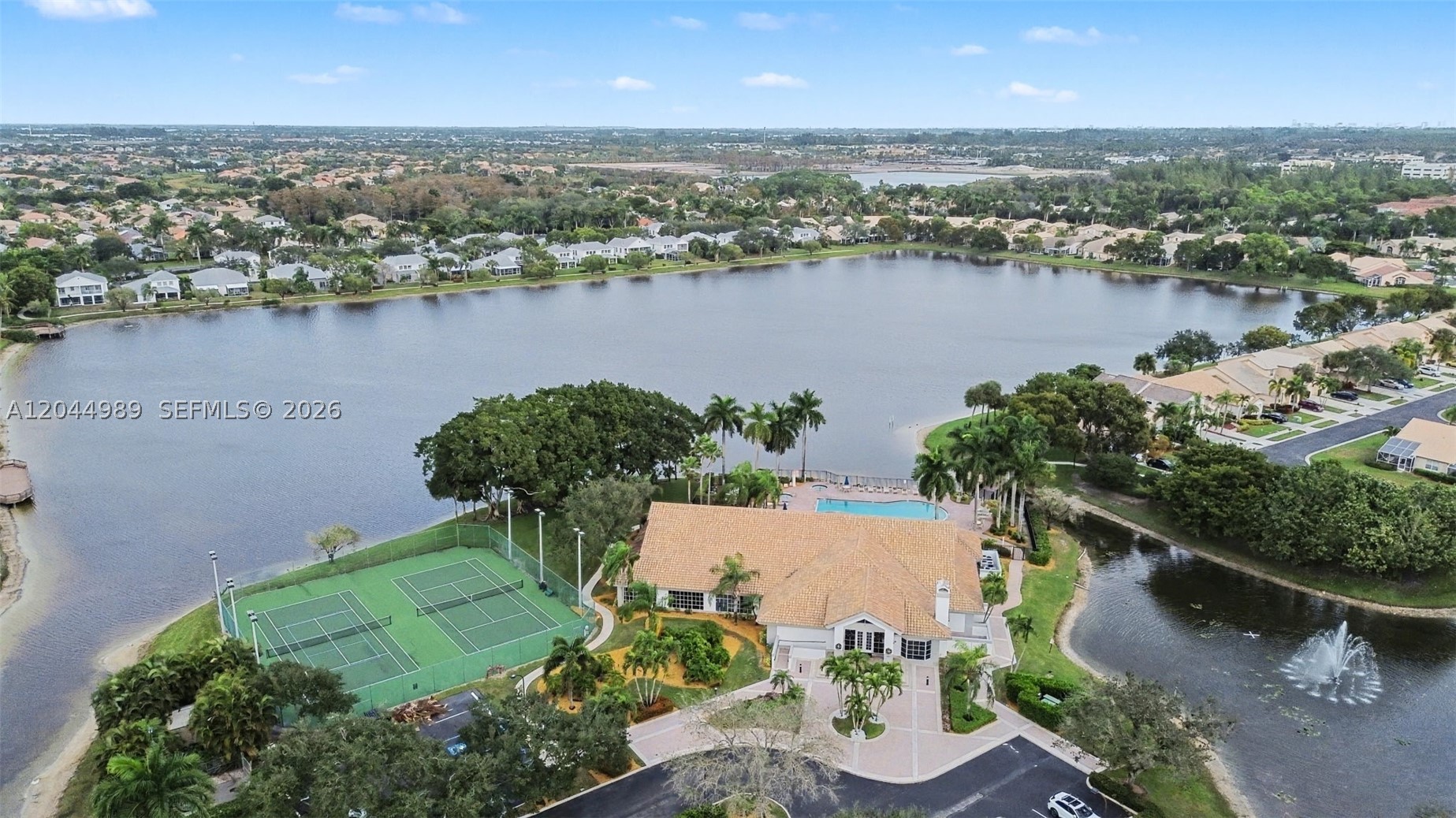 WELLINGTONS EDGE PAR 76 P - Residential