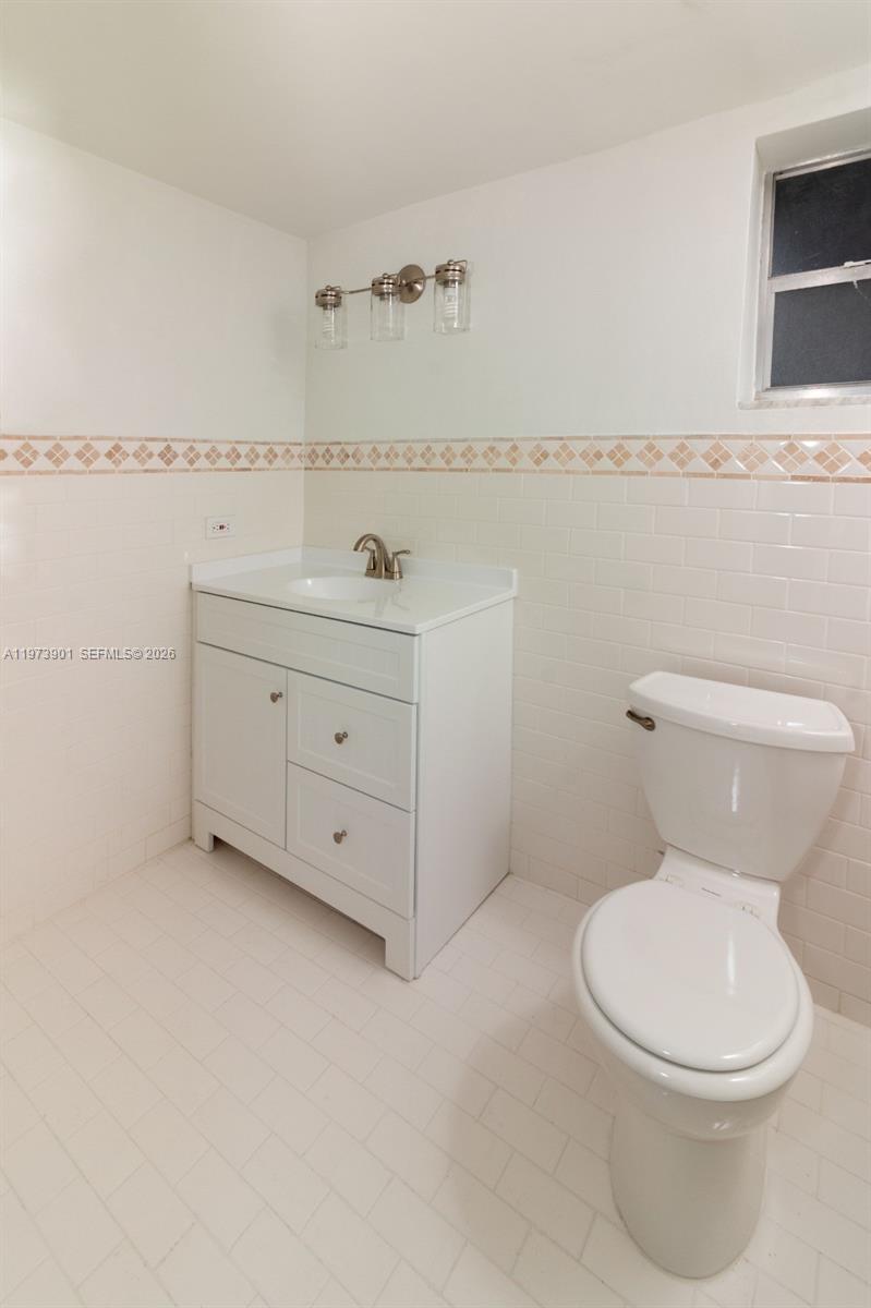 ROYAL OAKS CONDO - Residential