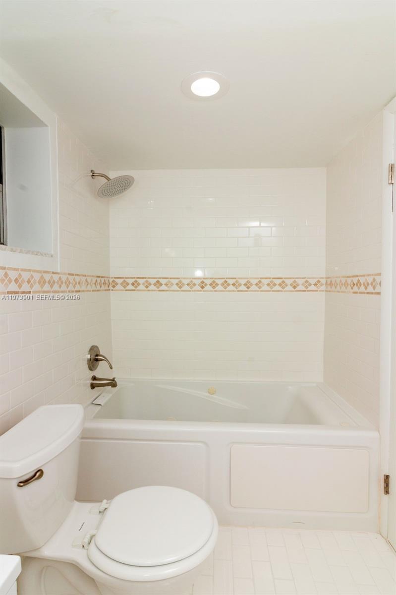 ROYAL OAKS CONDO - Residential
