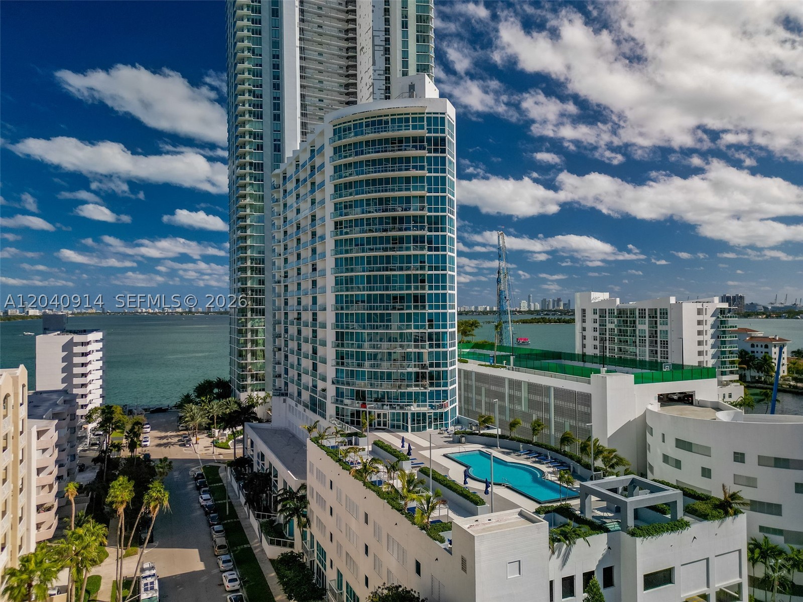 PLATINUM CONDO - Residential
