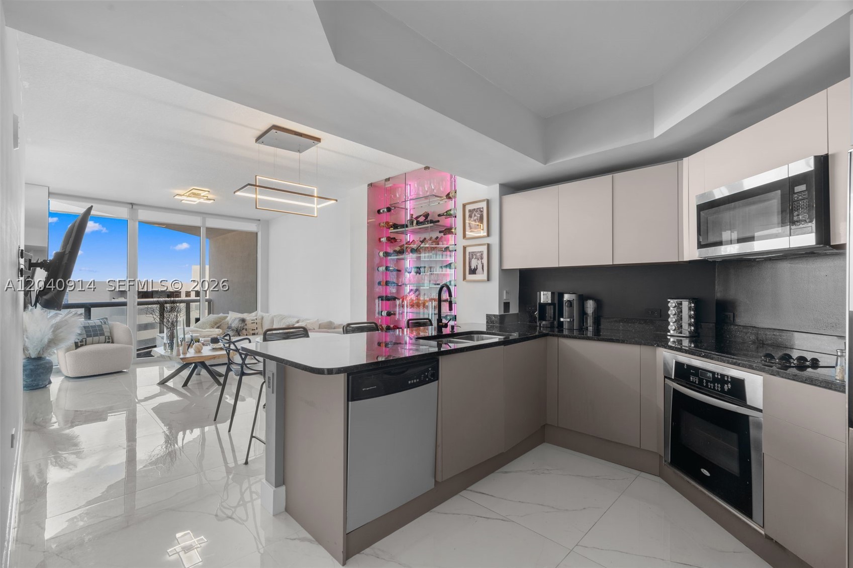 PLATINUM CONDO - Residential