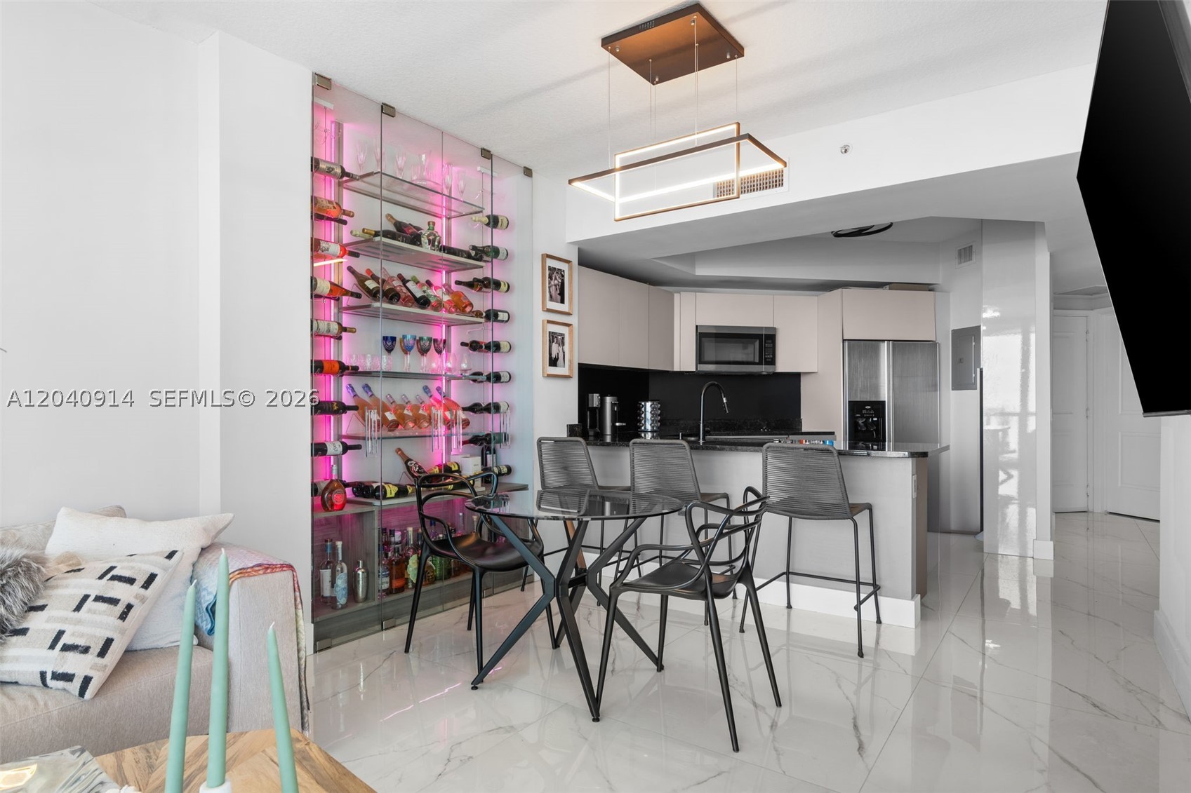 PLATINUM CONDO - Residential