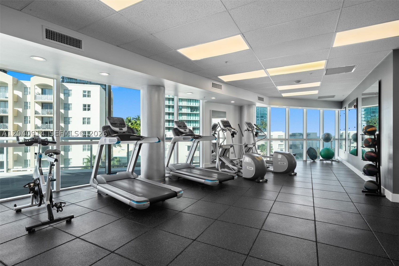 PLATINUM CONDO - Residential