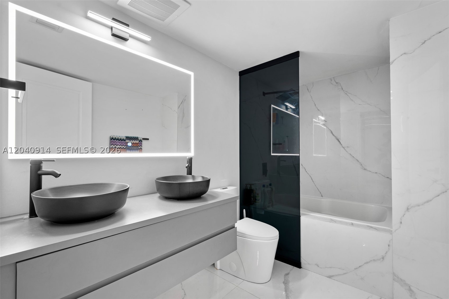 PLATINUM CONDO - Residential