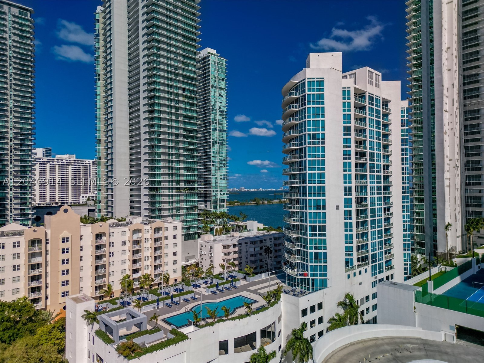 PLATINUM CONDO - Residential