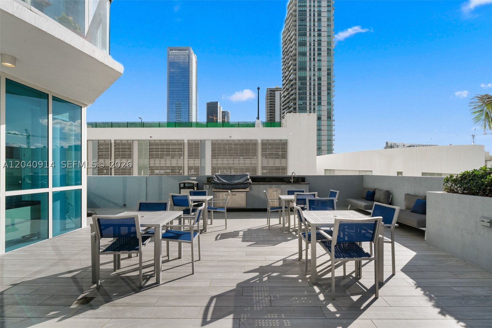 PLATINUM CONDO - Residential