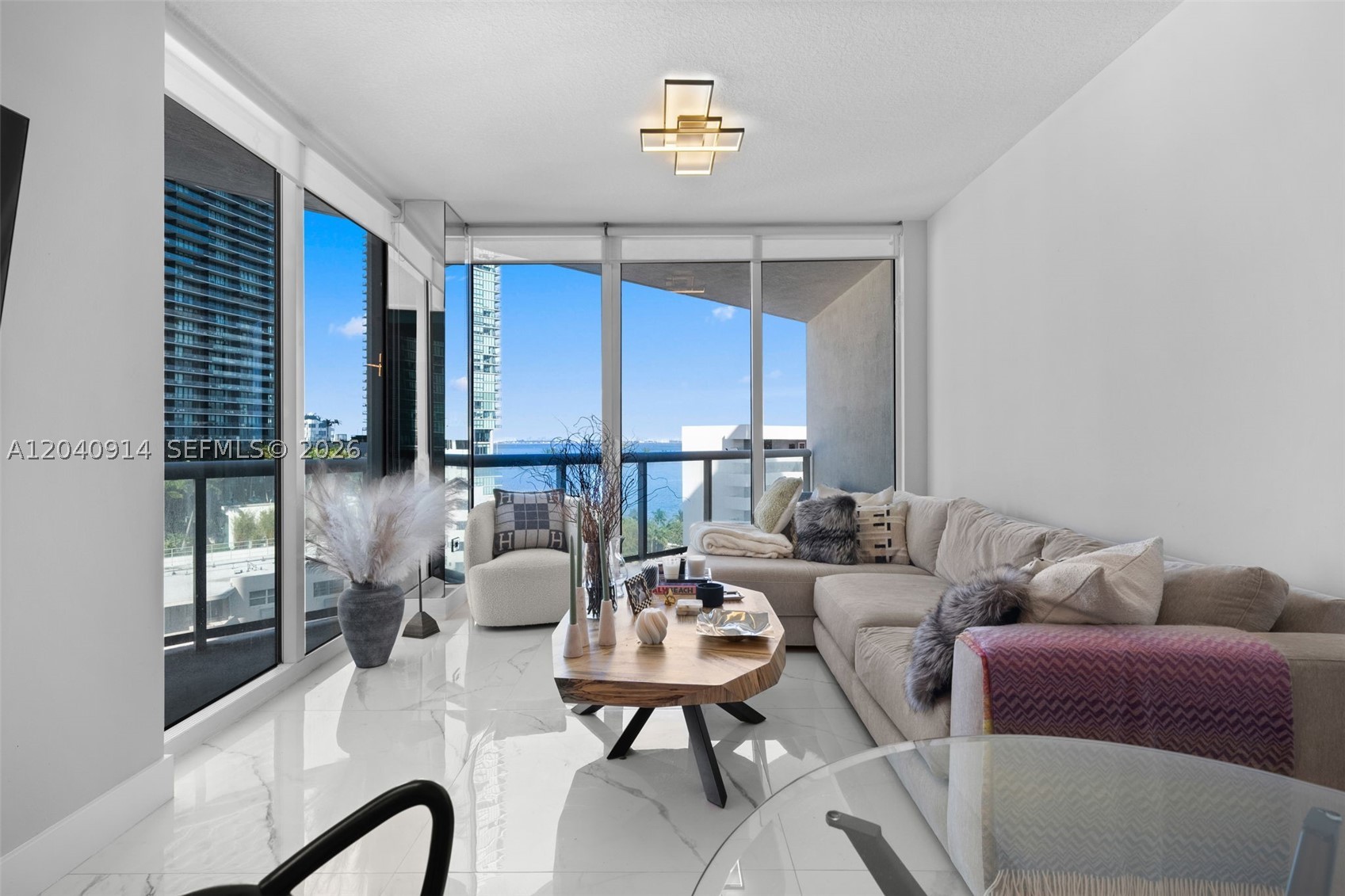 PLATINUM CONDO - Residential