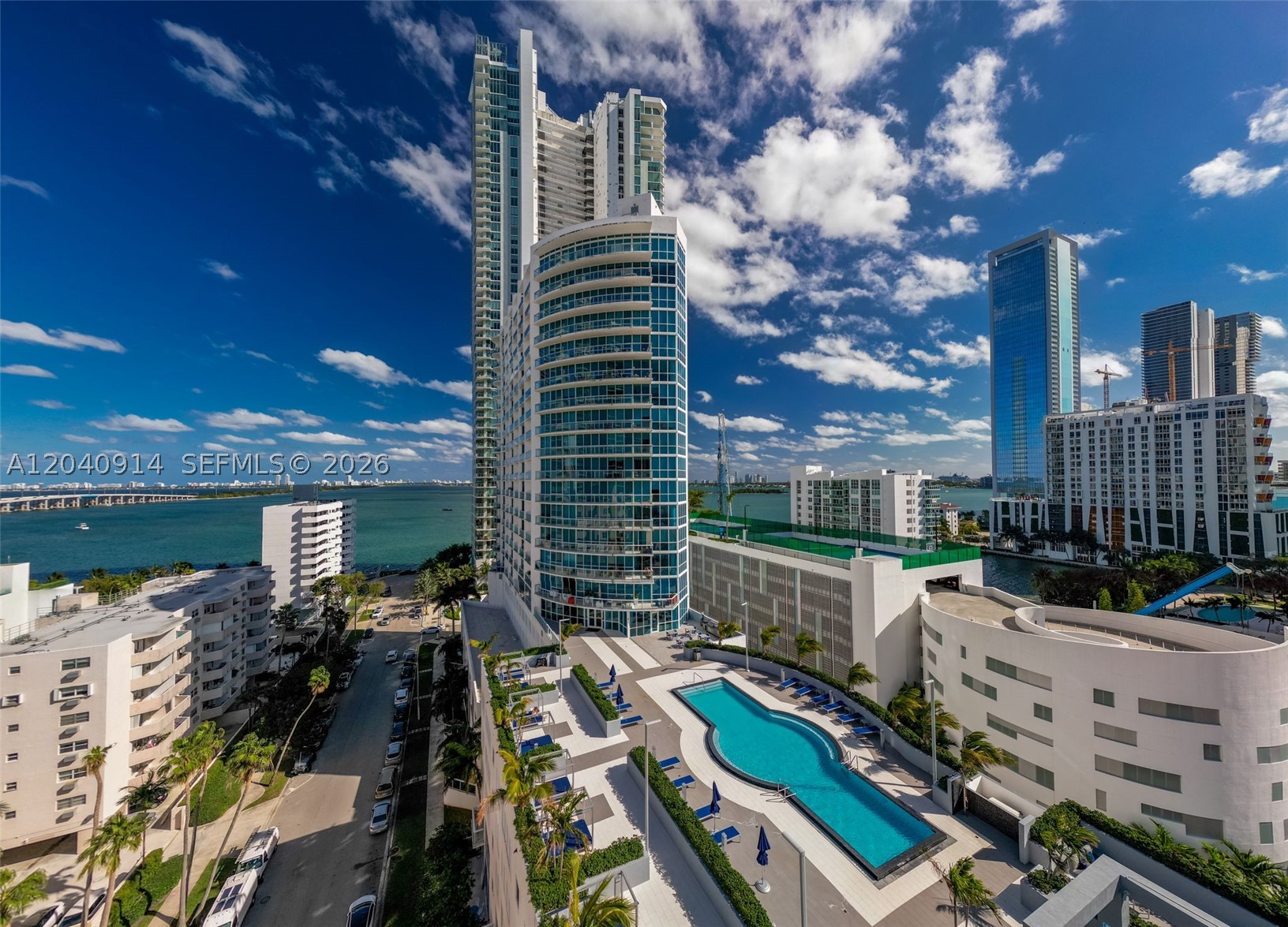 PLATINUM CONDO - Residential