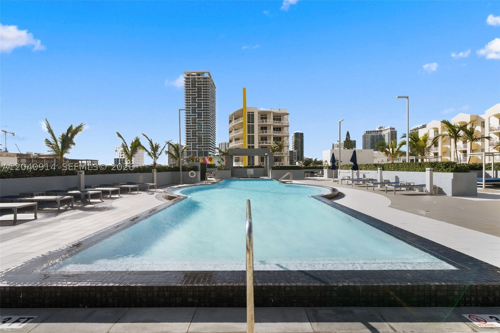 PLATINUM CONDO - Residential