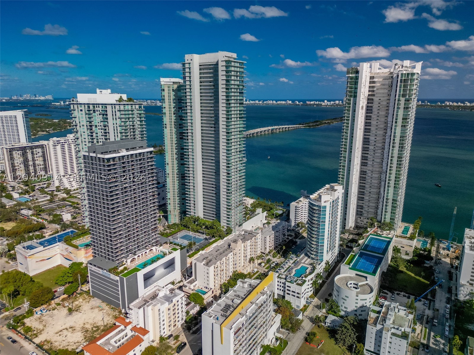 PLATINUM CONDO - Residential
