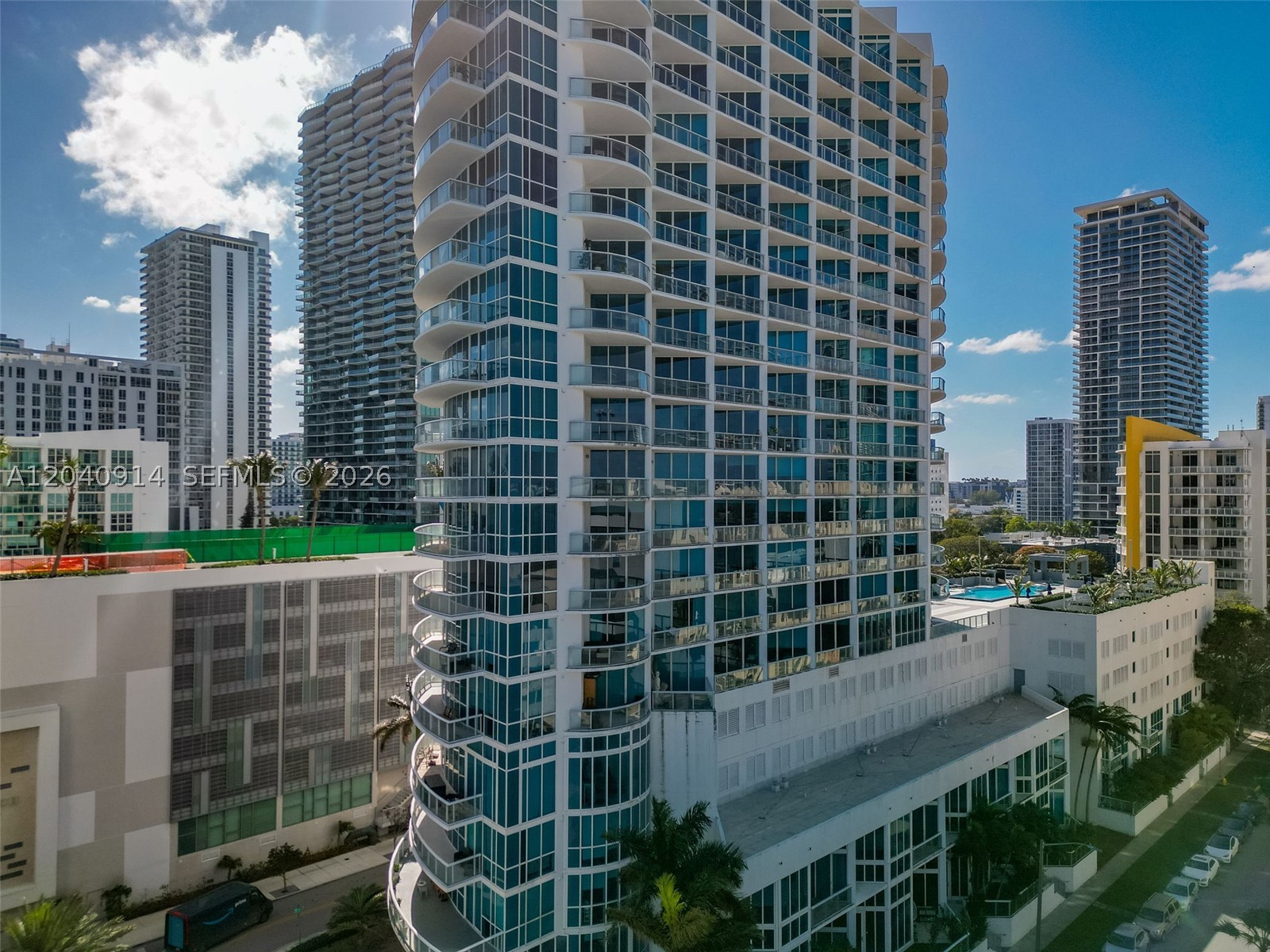 PLATINUM CONDO - Residential
