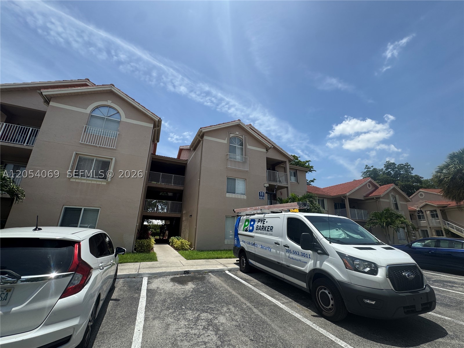 ROYAL PALM PLACE - Residential