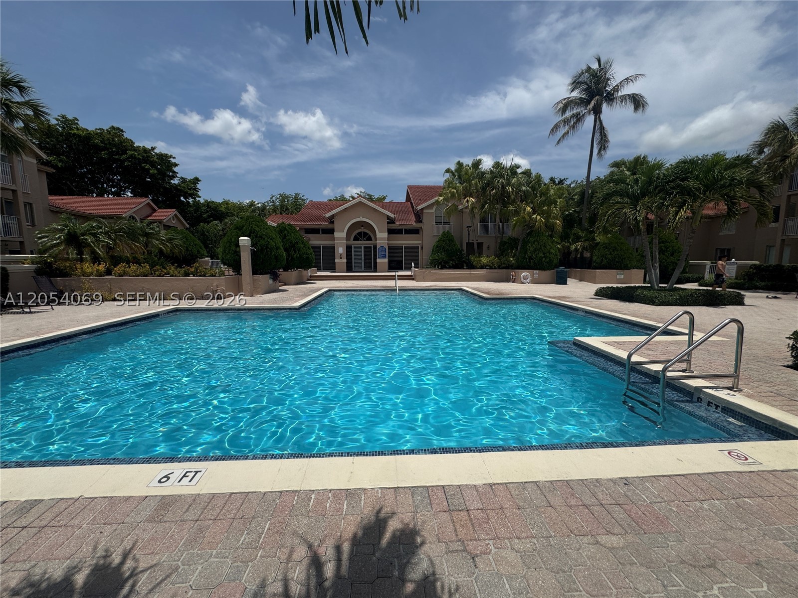ROYAL PALM PLACE - Residential