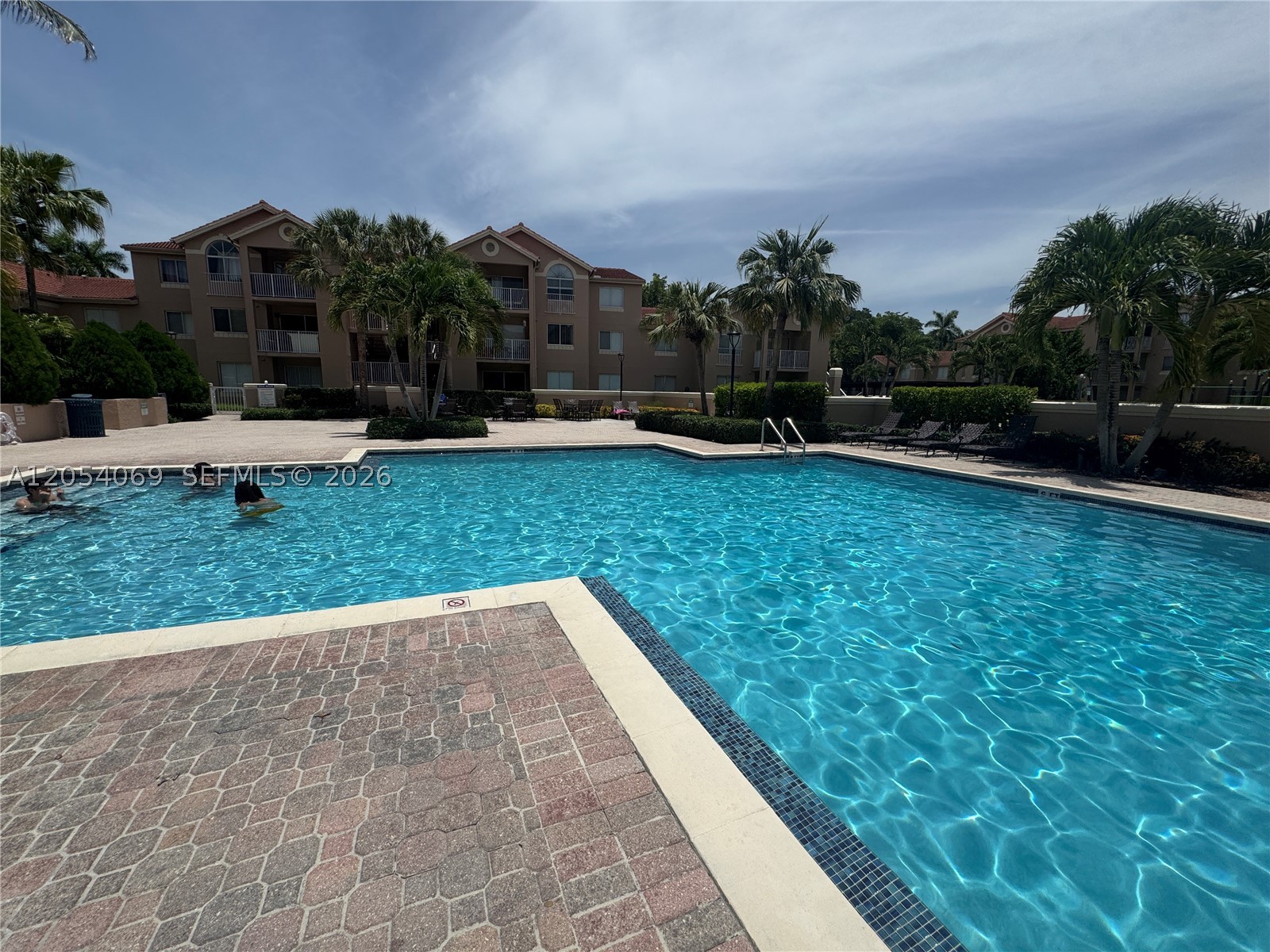 ROYAL PALM PLACE - Residential