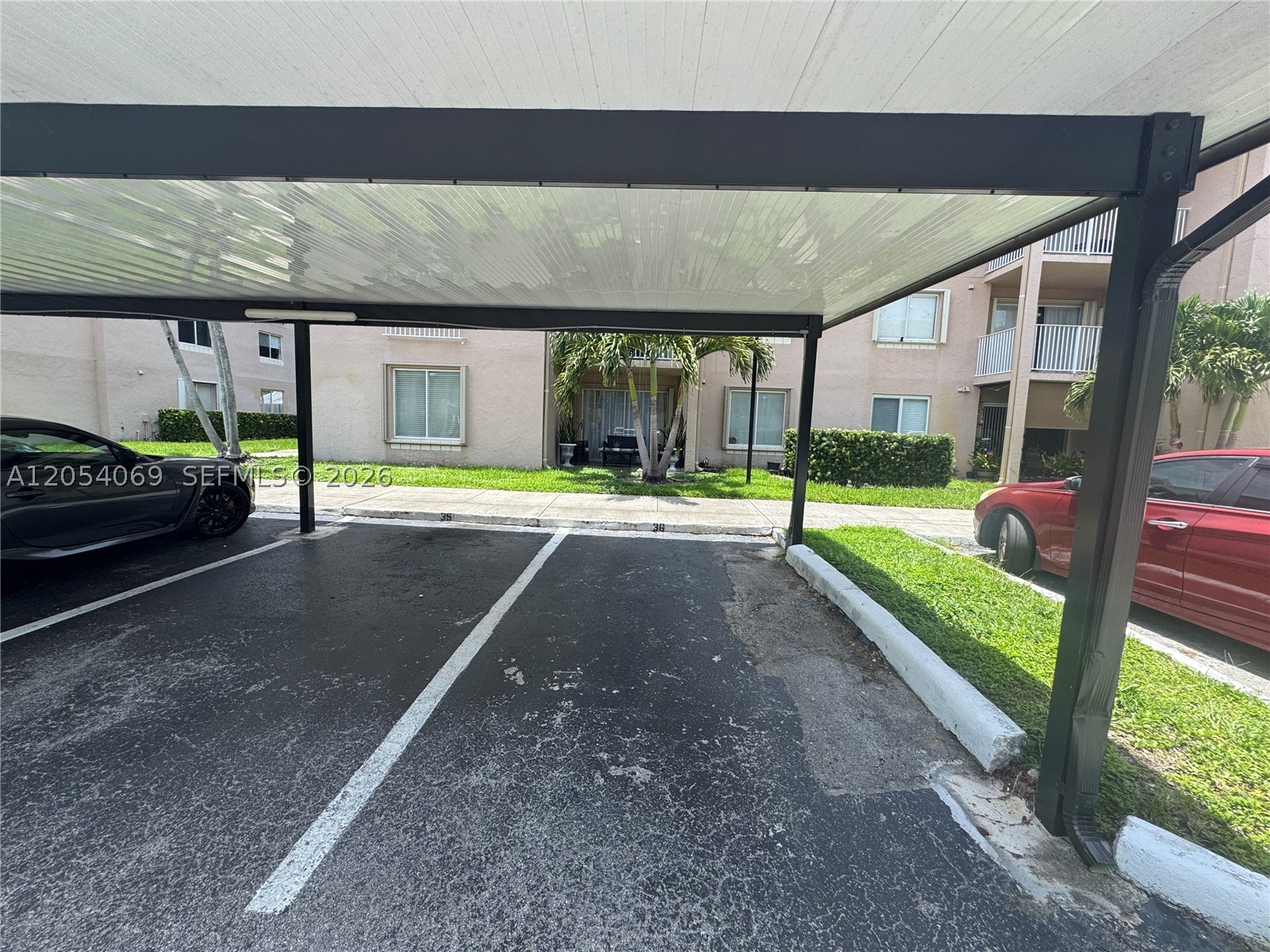ROYAL PALM PLACE - Residential