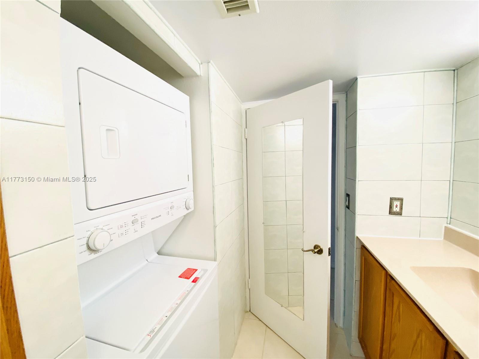WINSTON TOWERS 700 CONDO - Residential Lease