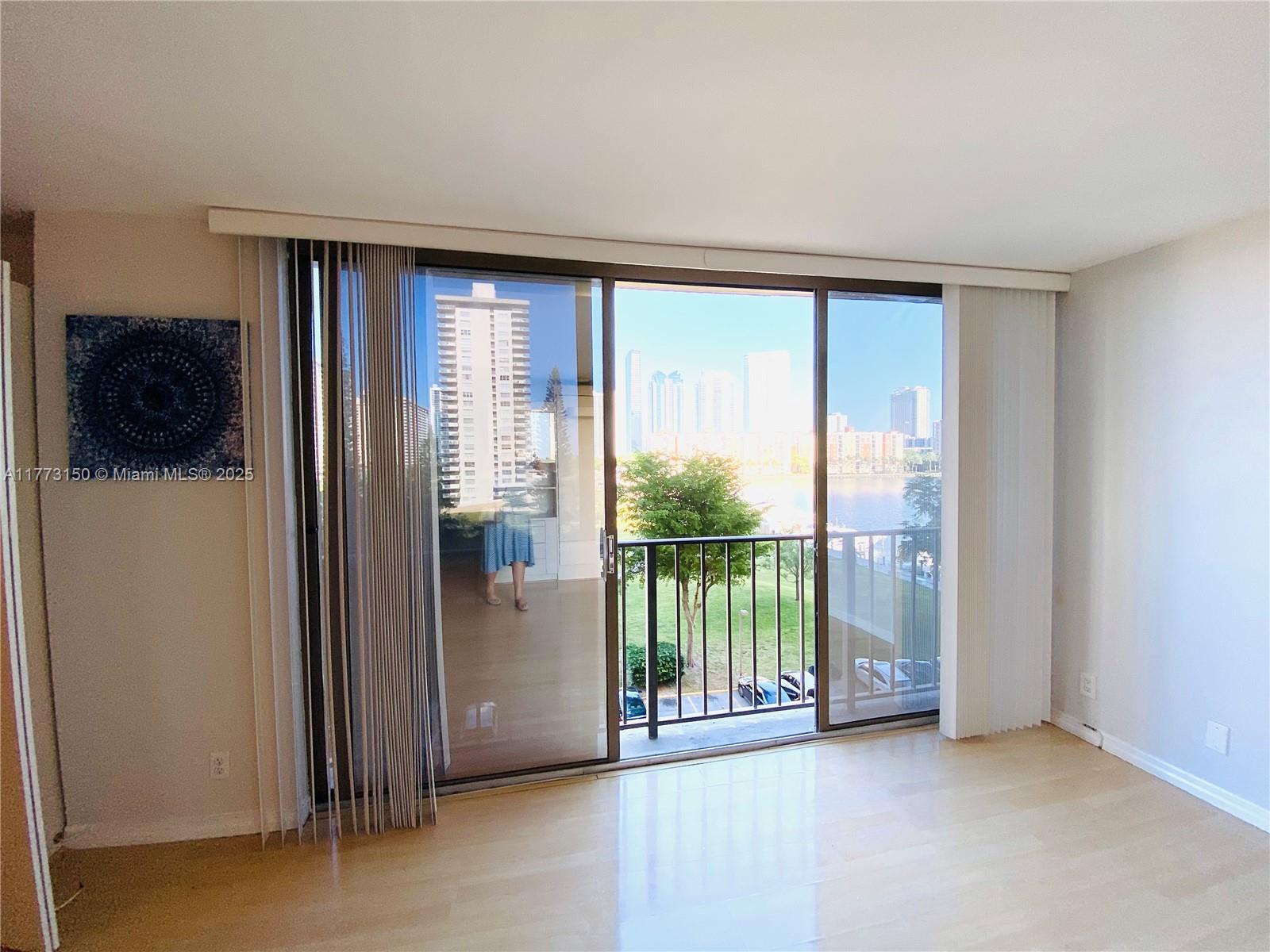 WINSTON TOWERS 700 CONDO - Residential Lease