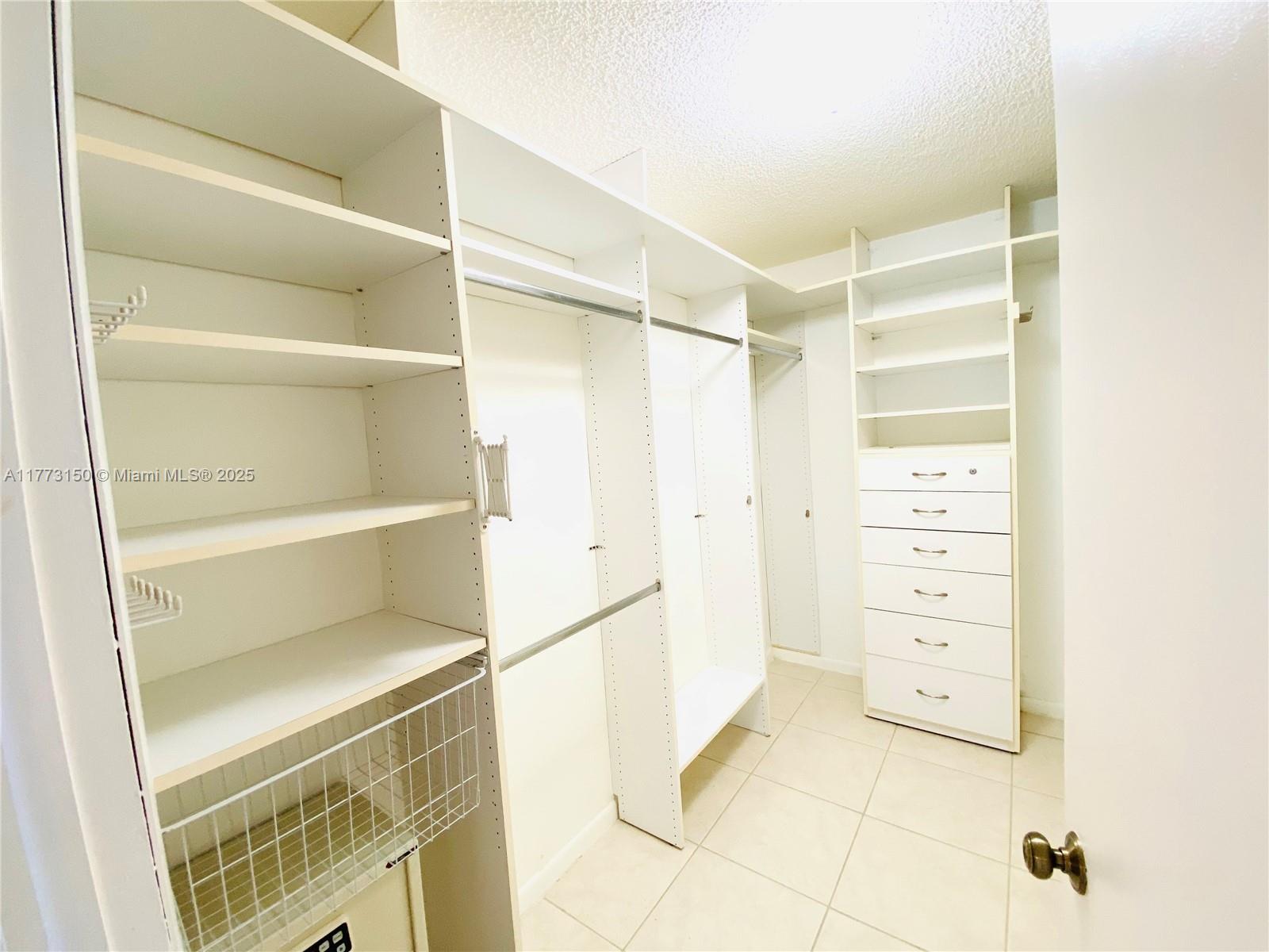 WINSTON TOWERS 700 CONDO - Residential Lease