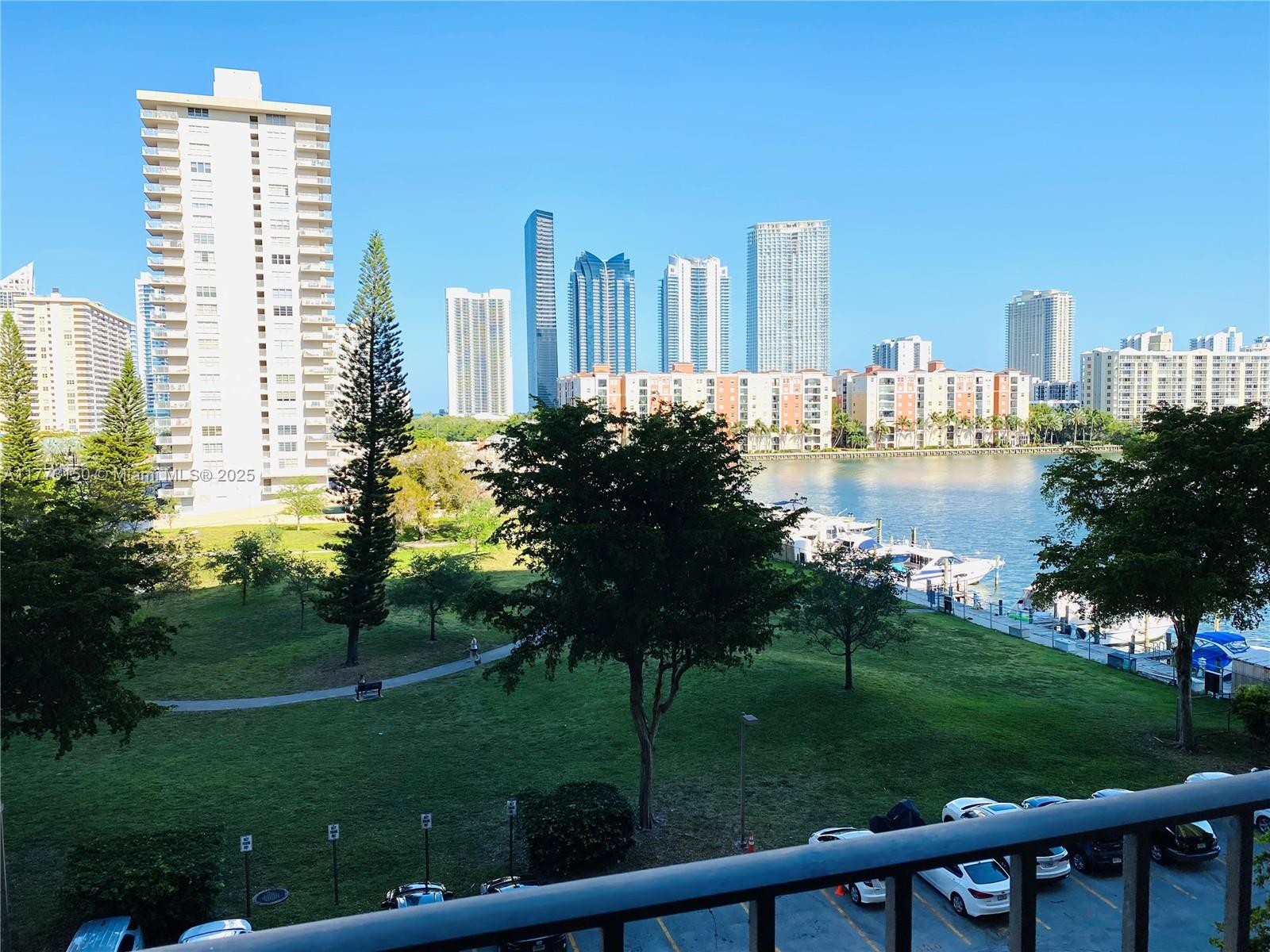 WINSTON TOWERS 700 CONDO - Residential Lease