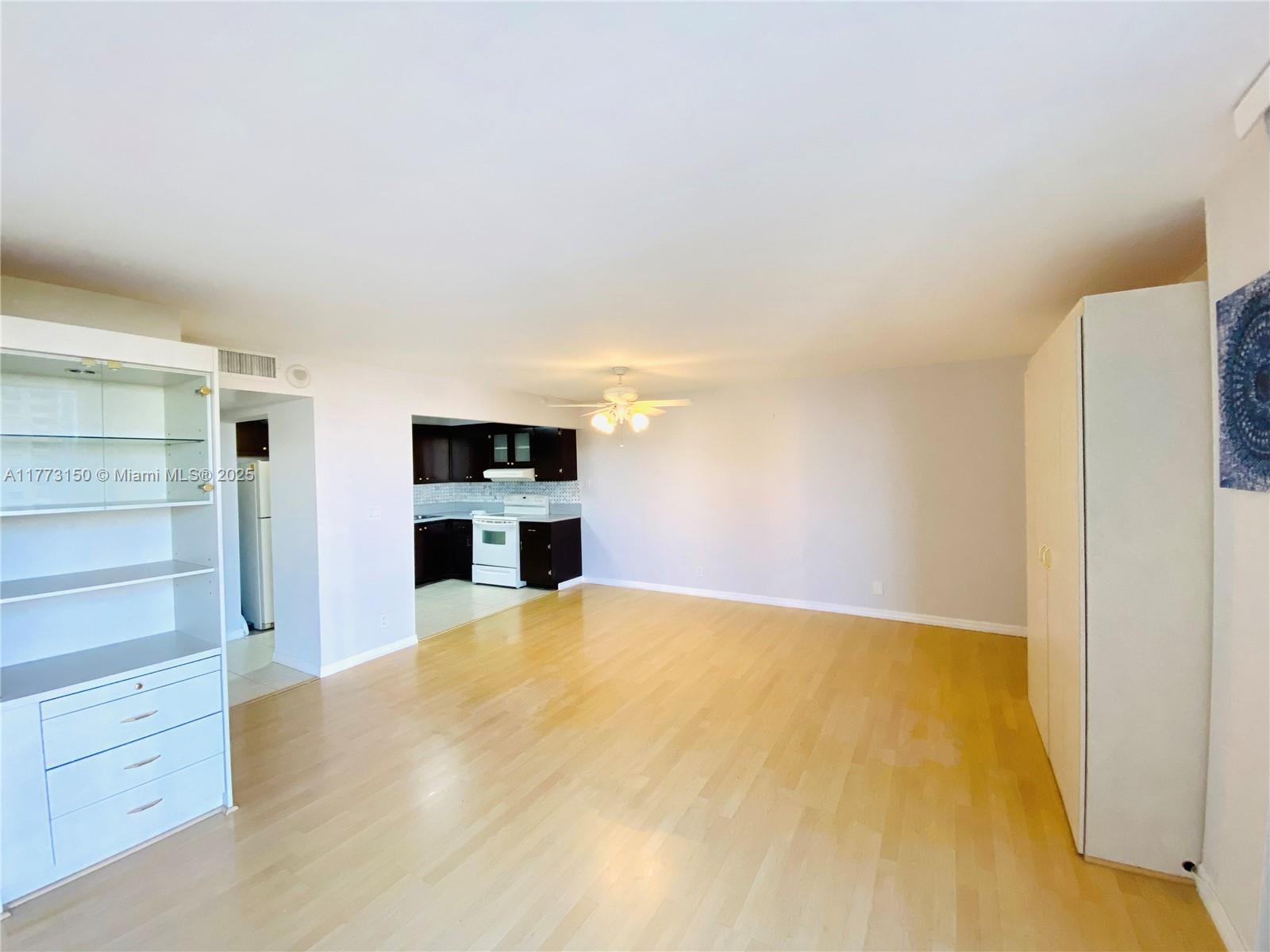 WINSTON TOWERS 700 CONDO - Residential Lease