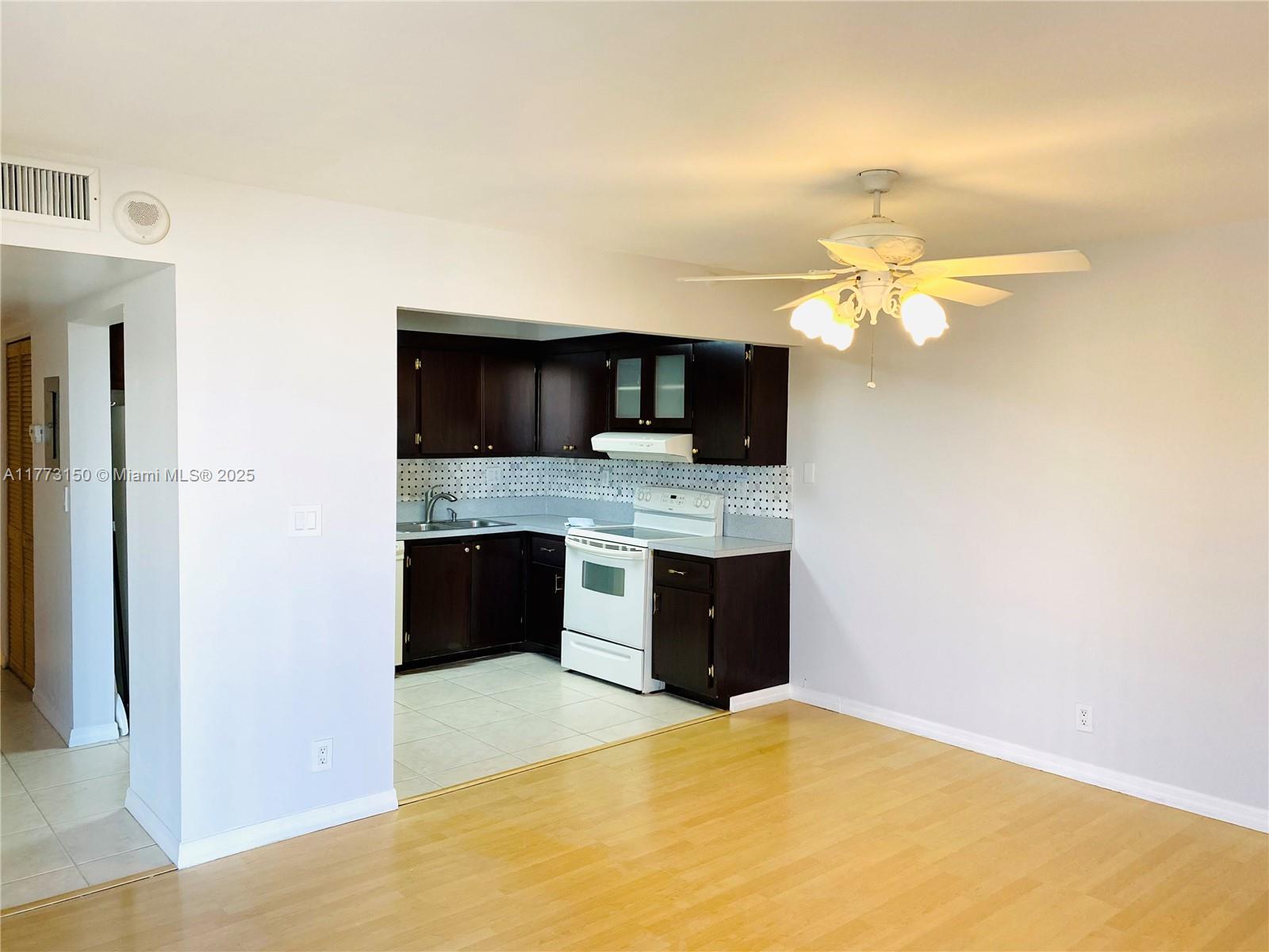 WINSTON TOWERS 700 CONDO - Residential Lease