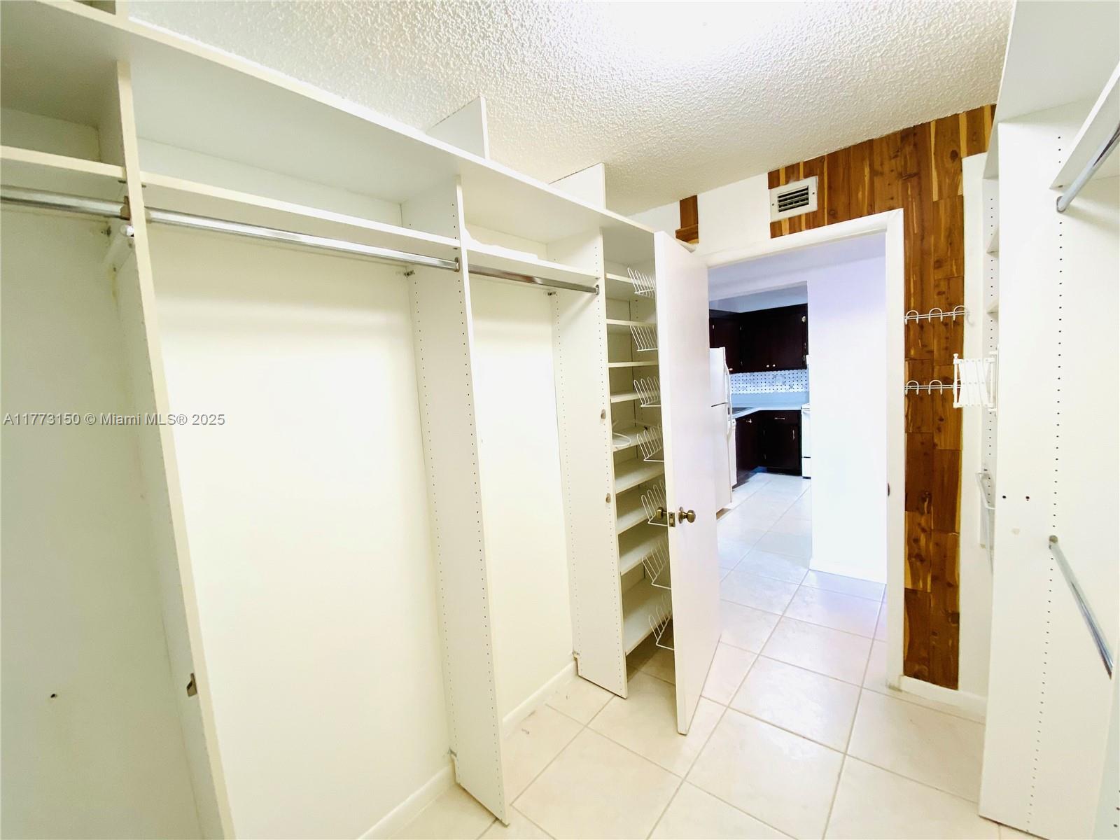 WINSTON TOWERS 700 CONDO - Residential Lease