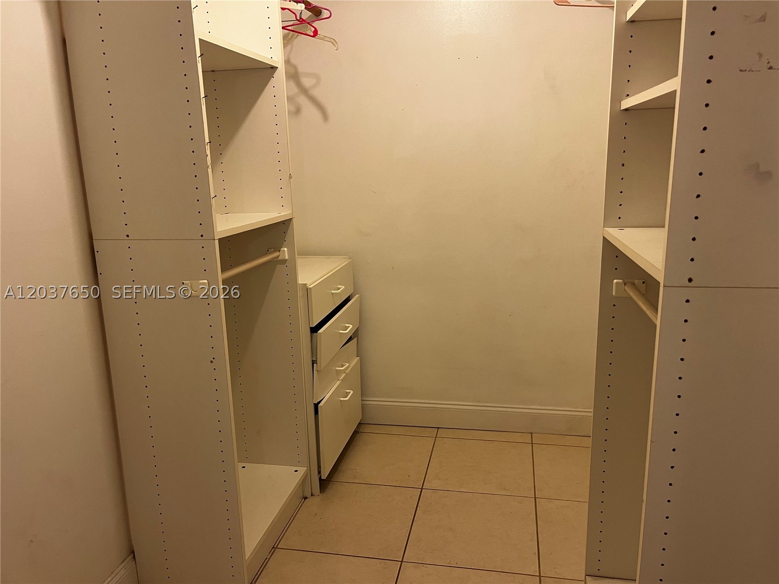 NOVA GARDENS CONDO - Residential