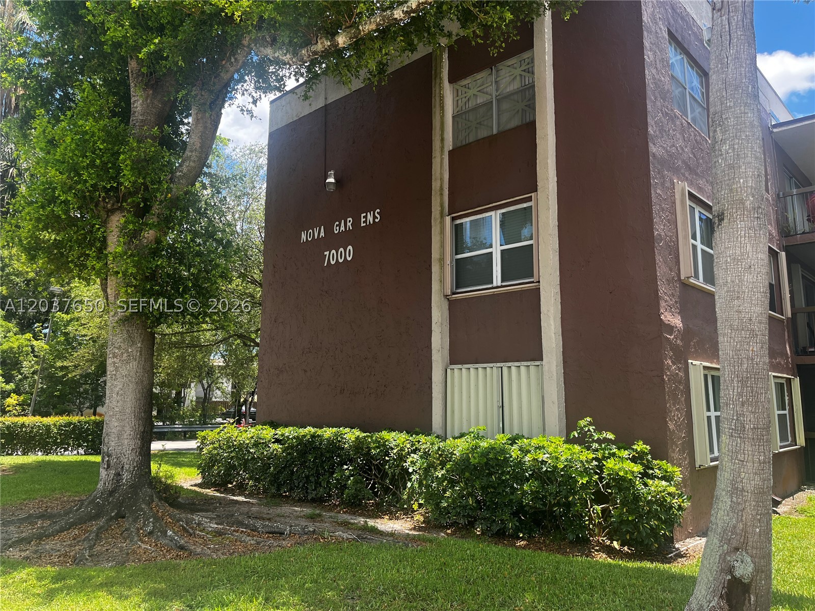 NOVA GARDENS CONDO - Residential