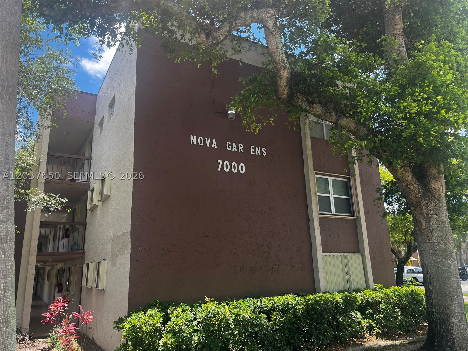 NOVA GARDENS CONDO - Residential