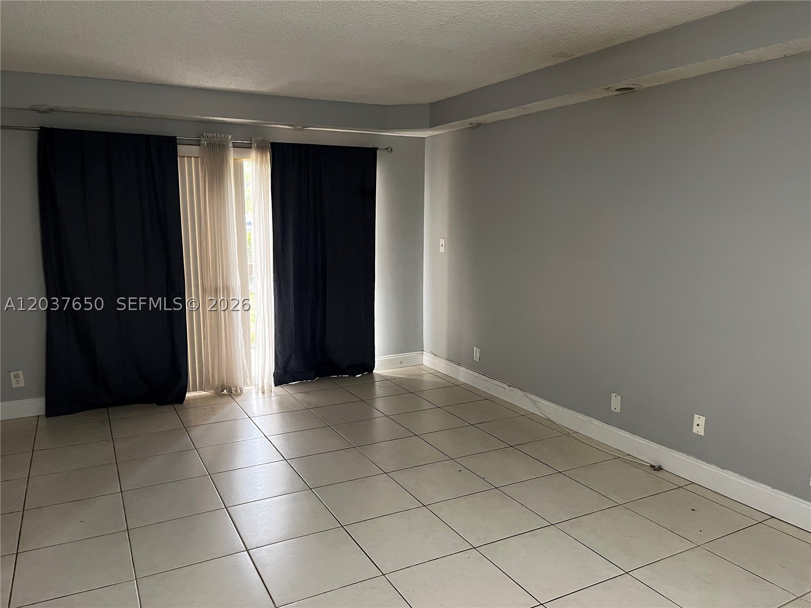 NOVA GARDENS CONDO - Residential