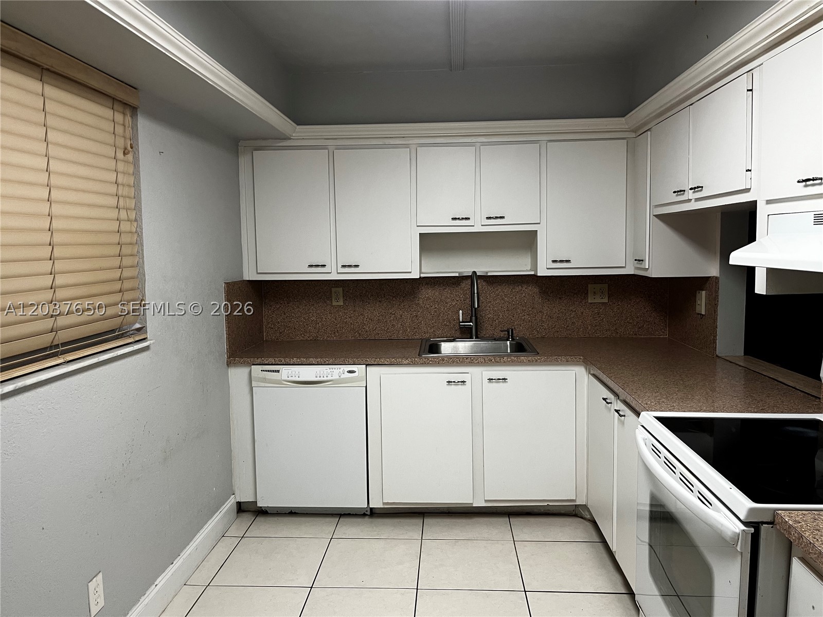 NOVA GARDENS CONDO - Residential