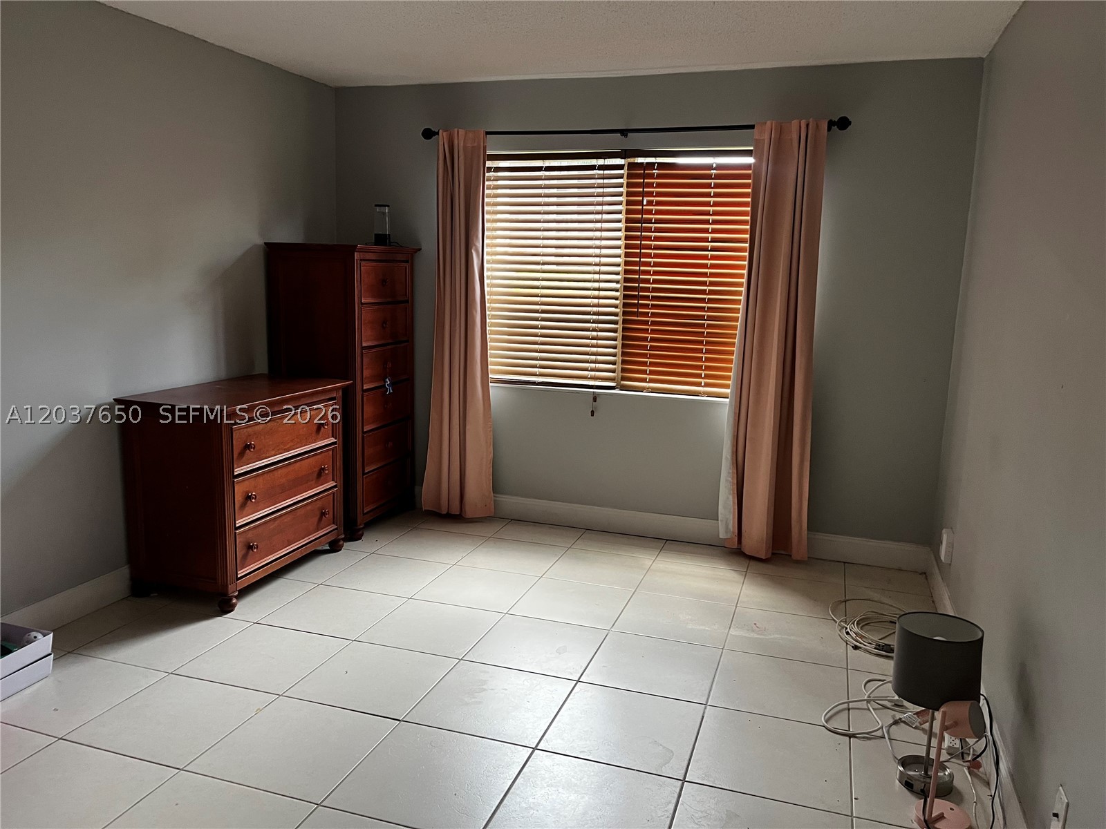 NOVA GARDENS CONDO - Residential