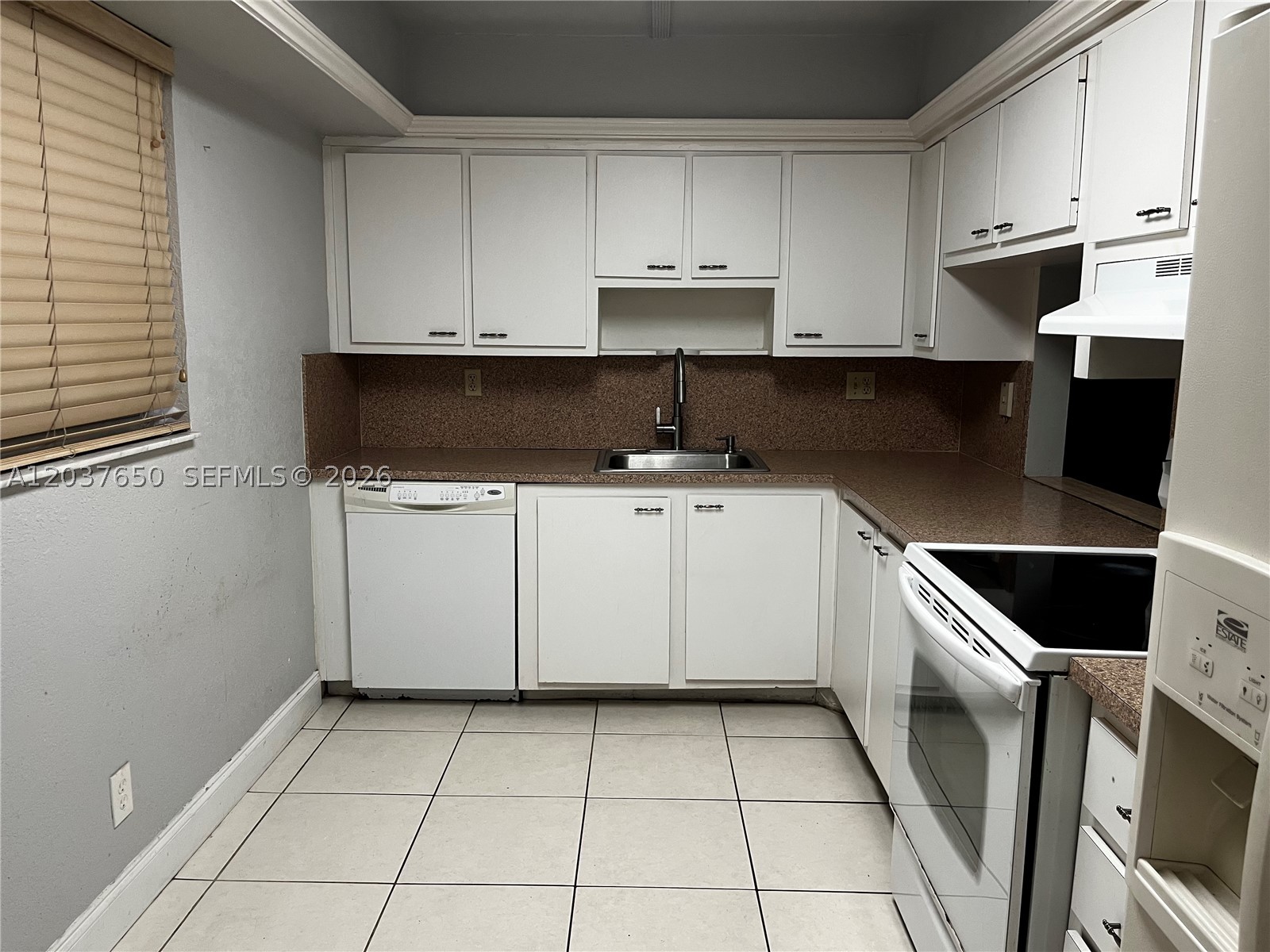 NOVA GARDENS CONDO - Residential
