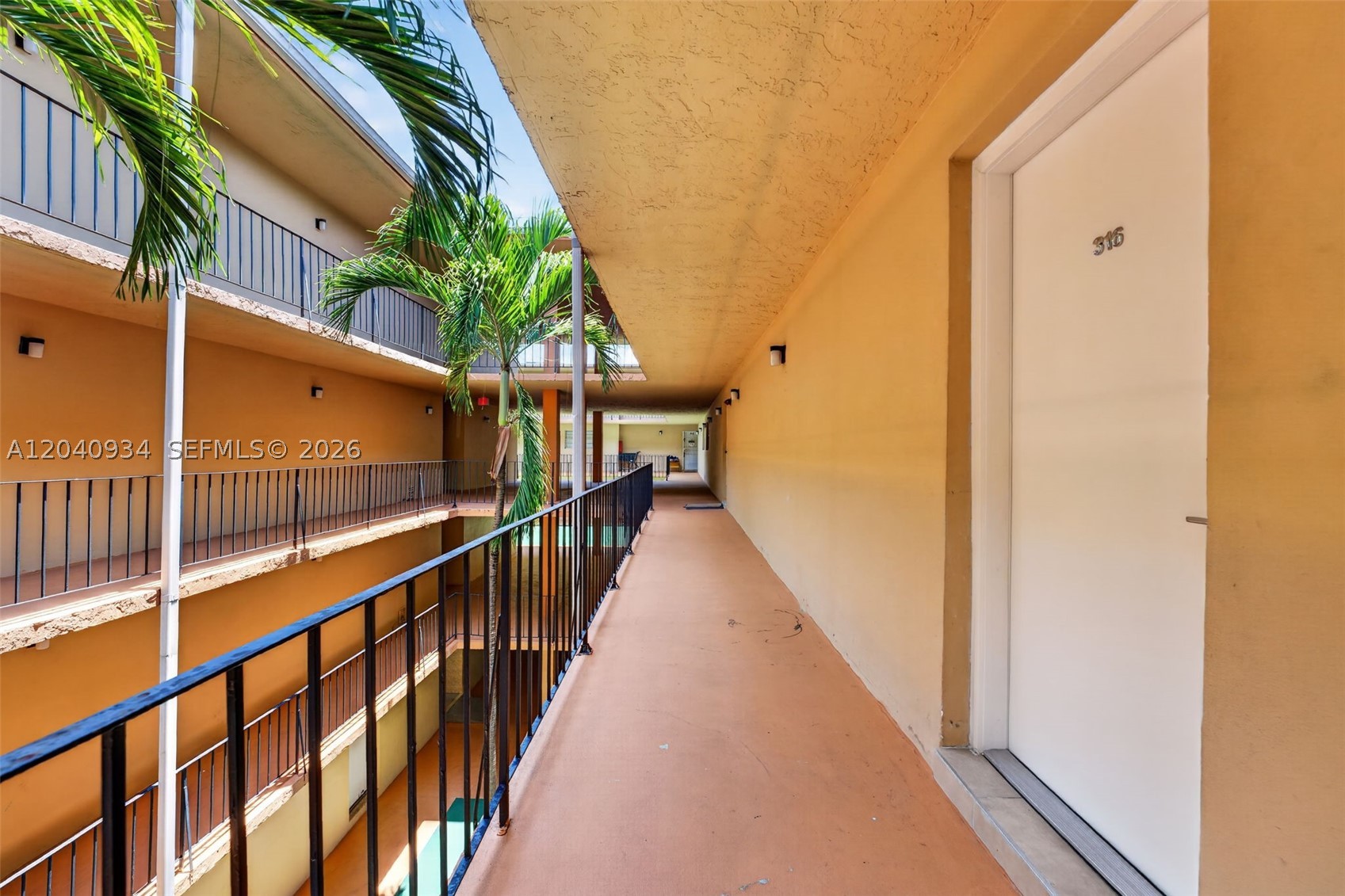 INTERNATIONAL CONDO - Residential Lease