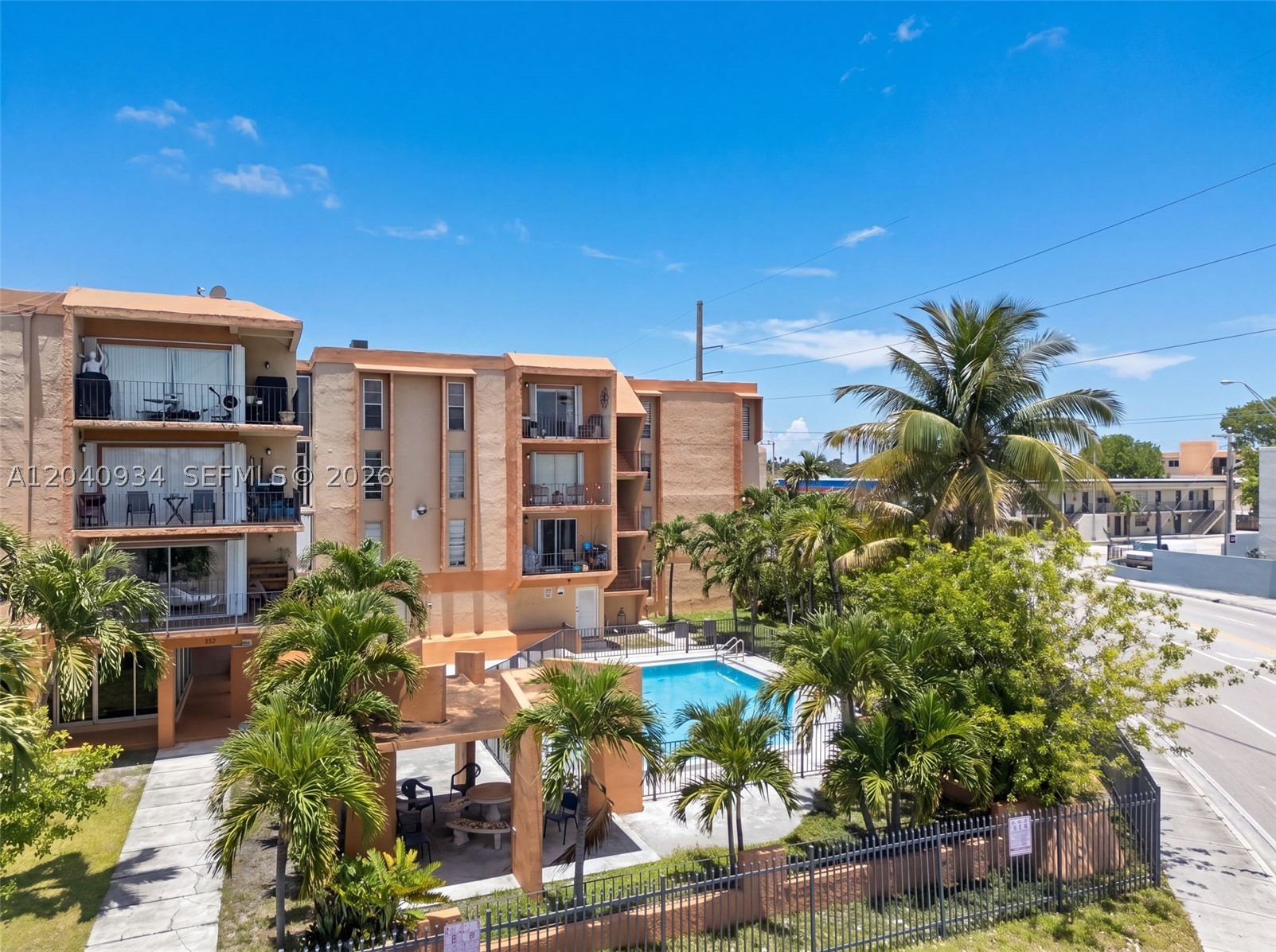 INTERNATIONAL CONDO - Residential Lease