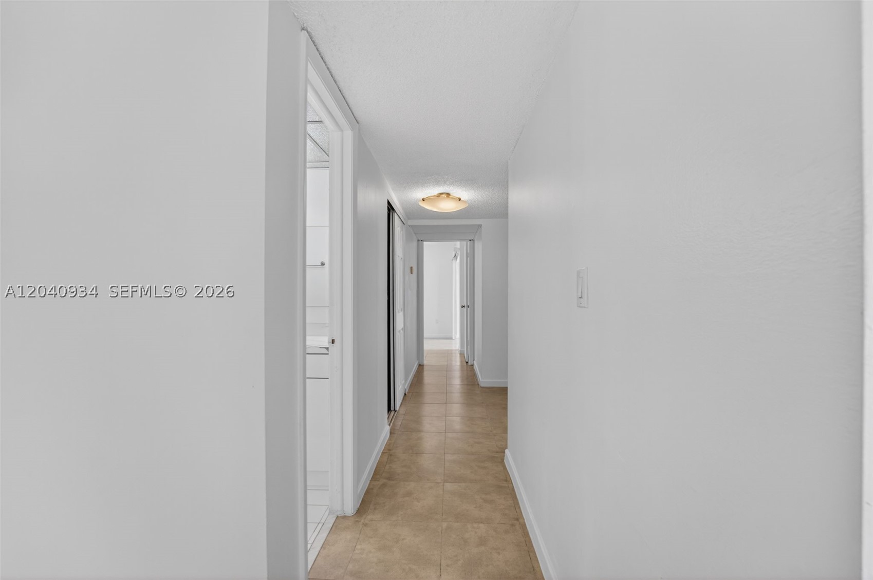 INTERNATIONAL CONDO - Residential Lease