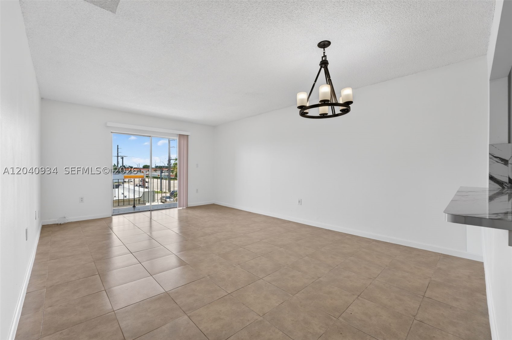 INTERNATIONAL CONDO - Residential Lease