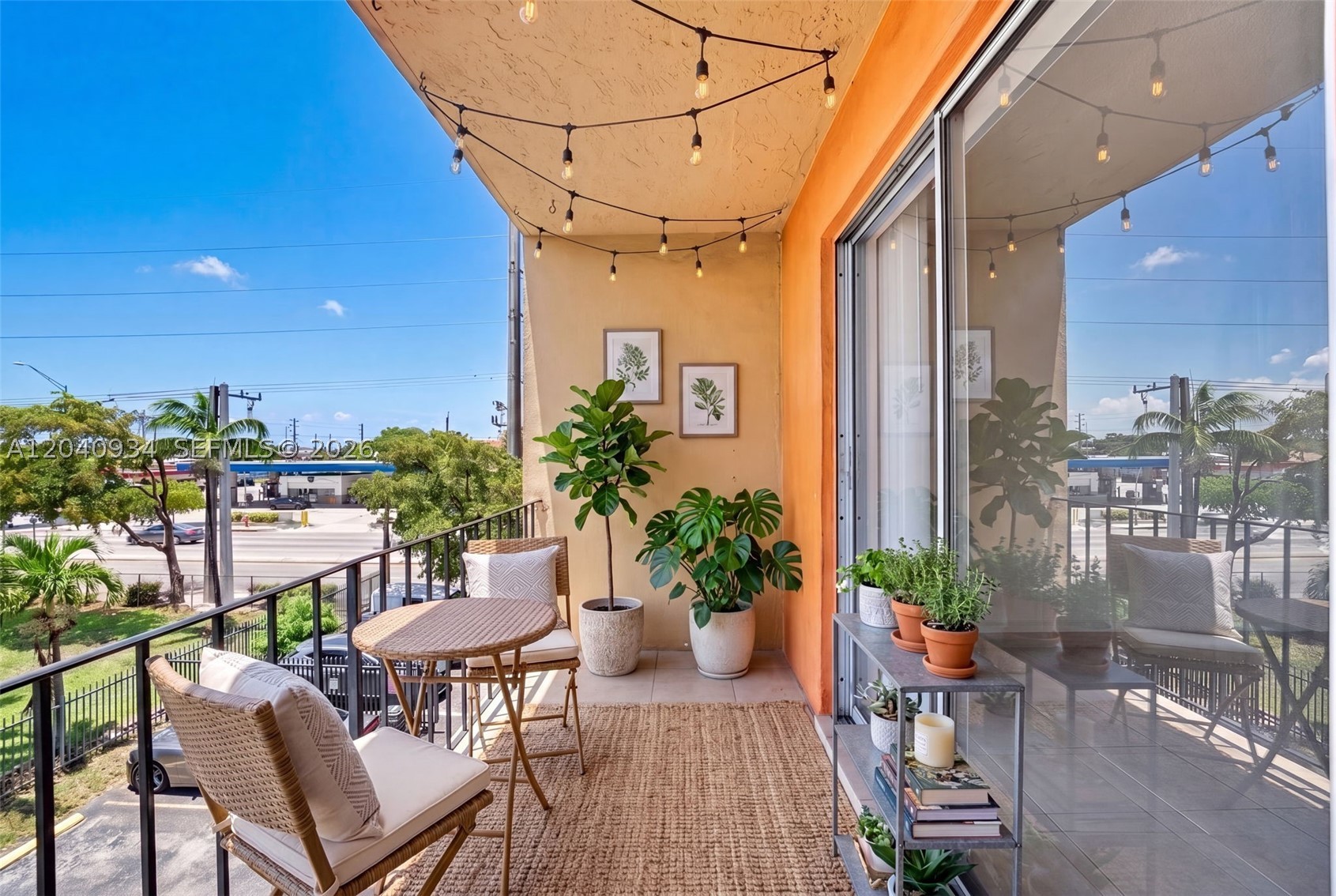 INTERNATIONAL CONDO - Residential Lease