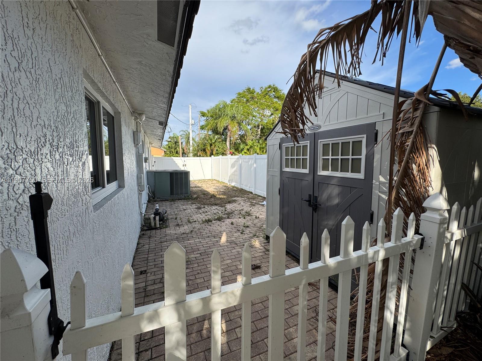 PLANTATION ISLES SEC 3 - Residential Lease