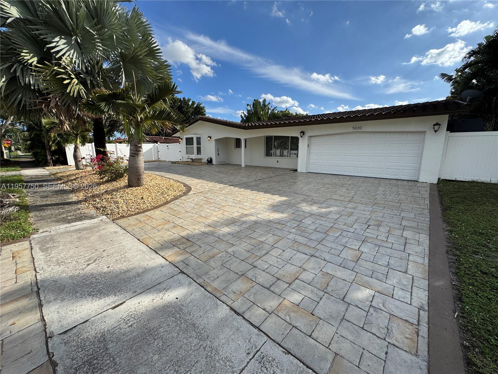PLANTATION ISLES SEC 3 - Residential Lease