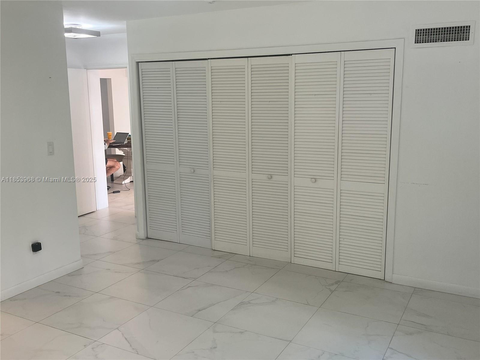 MARIPOSA CONDO - Residential