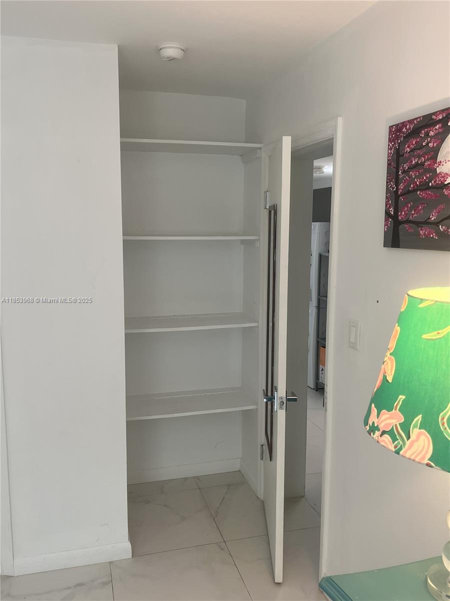MARIPOSA CONDO - Residential