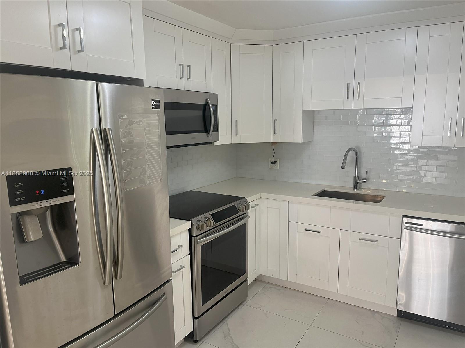 MARIPOSA CONDO - Residential