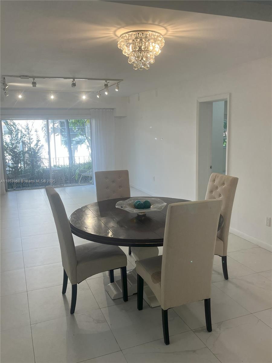 MARIPOSA CONDO - Residential