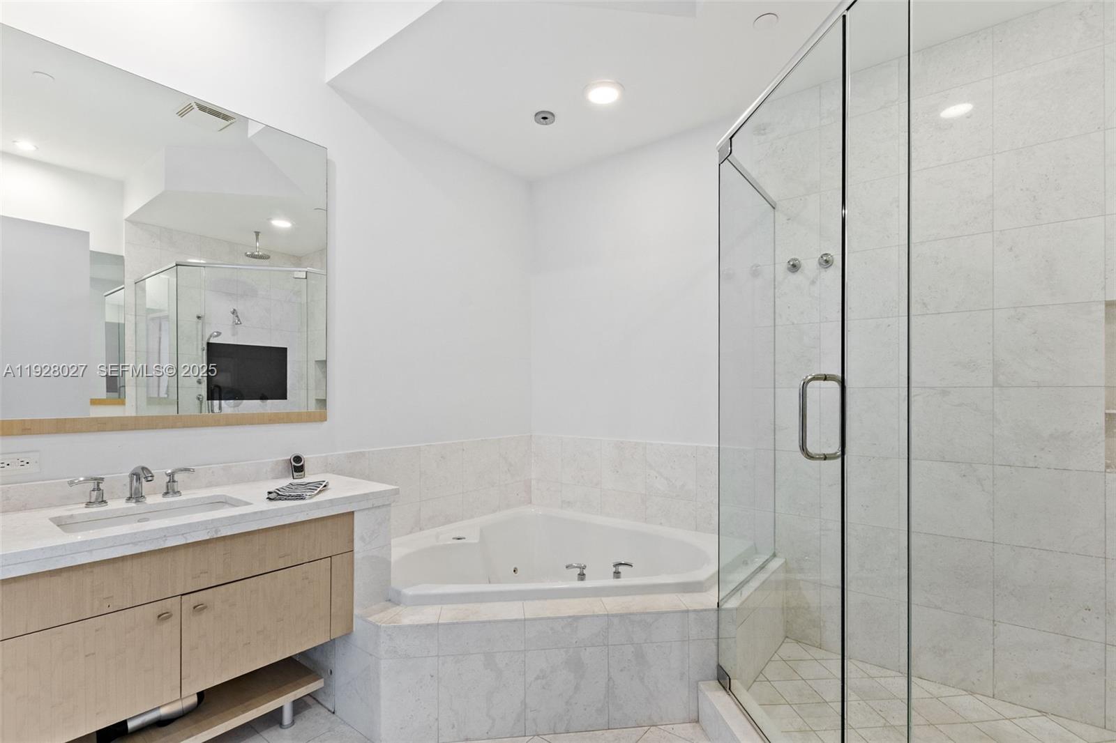 ASIA CONDO - Residential