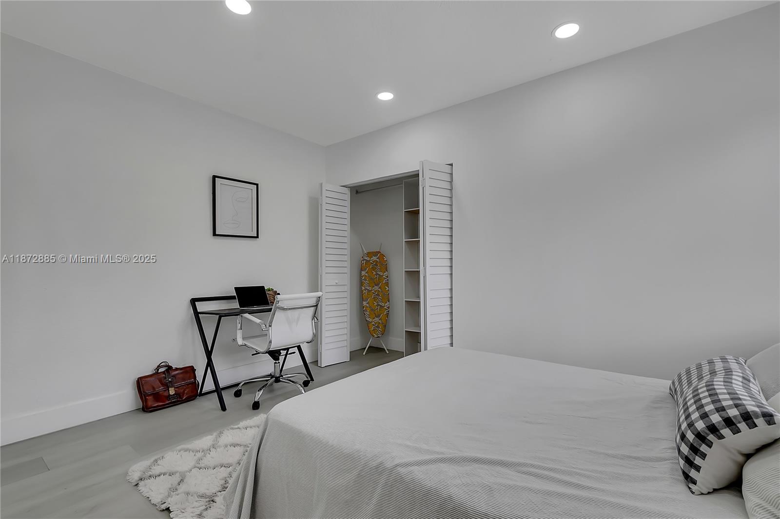 SOUTH VEDADO - Residential Lease